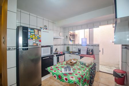 Casa à venda com 140m², 4 quartos e 3 vagas Casa à venda com 140m², 4 quartos e 3 vagasCozinha