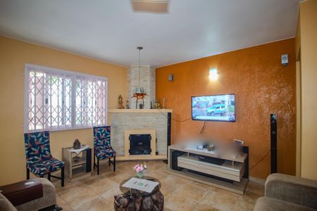 Casa à venda com 140m², 4 quartos e 3 vagas Casa à venda com 140m², 4 quartos e 3 vagasSala