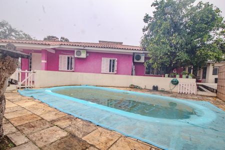 Casa à venda com 140m², 4 quartos e 3 vagas Casa à venda com 140m², 4 quartos e 3 vagasPiscina