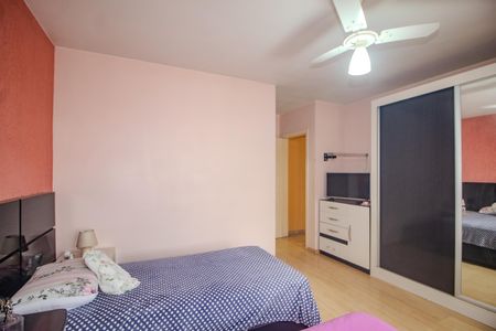 Casa à venda com 140m², 4 quartos e 3 vagas Casa à venda com 140m², 4 quartos e 3 vagasSuite