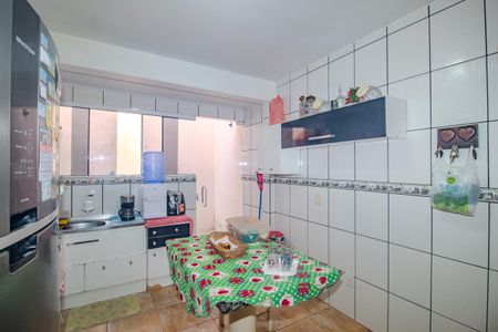 Casa à venda com 140m², 4 quartos e 3 vagas Casa à venda com 140m², 4 quartos e 3 vagasCozinha