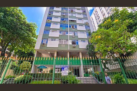 Apartamento à venda com 64m², 2 quartos e 1 vaga Apartamento à venda com 64m², 2 quartos e 1 vagaFachada do Prédio com placa