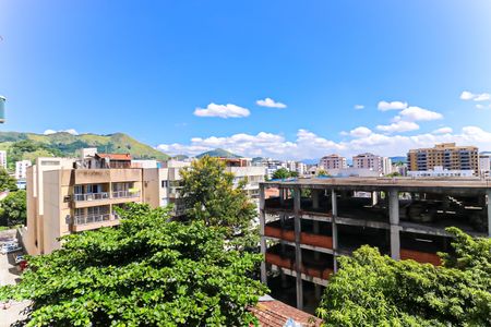 Sala vista  de apartamento à venda com 2 quartos, 64m² em Lins de Vasconcelos, Rio de Janeiro