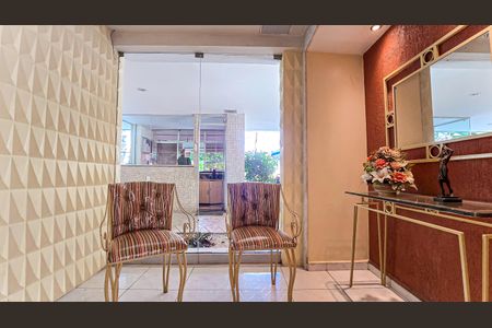 Apartamento à venda com 64m², 2 quartos e 1 vaga Apartamento à venda com 64m², 2 quartos e 1 vagaHall social