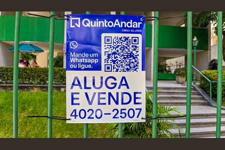 Apartamento à venda com 64m², 2 quartos e 1 vaga Apartamento à venda com 64m², 2 quartos e 1 vagaFachada do Prédio com placa