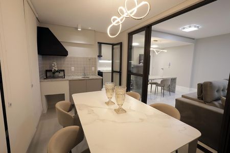Apartamento à venda com 117m², 3 quartos e 2 vagas Apartamento à venda com 117m², 3 quartos e 2 vagasSacada