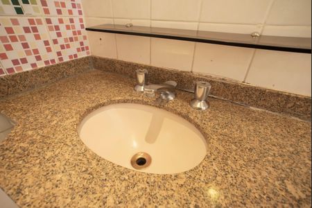 Apartamento para alugar com 60m², 2 quartos e 1 vaga Apartamento para alugar com 60m², 2 quartos e 1 vagaBanheiro