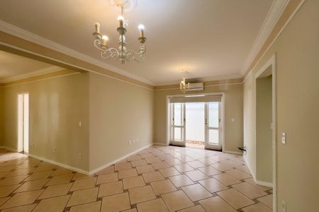 Casa de condomínio para alugar com 159m², 3 quartos e 2 vagas