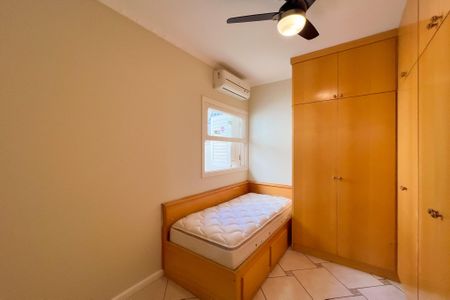 Casa de condomínio para alugar com 159m², 3 quartos e 2 vagas