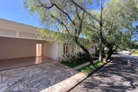 Casa de condomínio para alugar com 159m², 3 quartos e 2 vagas