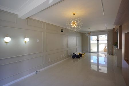 Casa para alugar com 230m², 3 quartos e 2 vagasSala