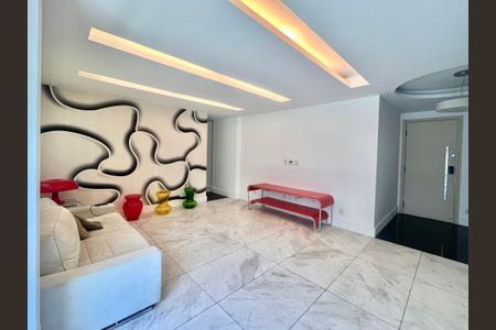 Apartamento à venda com 170m², 2 quartos e 2 vagasSala