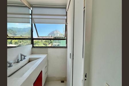 Apartamento à venda com 170m², 2 quartos e 2 vagasBanheiro da Suíte 2