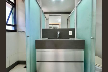 Apartamento à venda com 170m², 2 quartos e 2 vagasBanheiro da Suíte