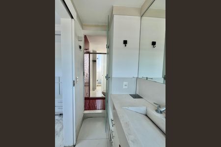 Apartamento à venda com 170m², 2 quartos e 2 vagasBanheiro da Suíte 2