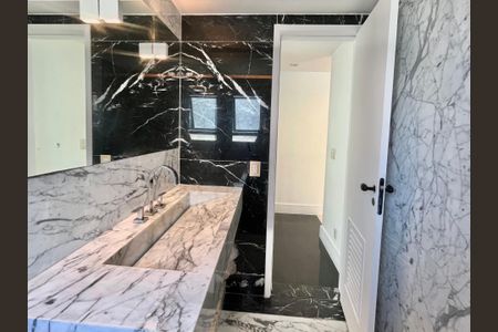 Apartamento à venda com 170m², 2 quartos e 2 vagasBanheiro social