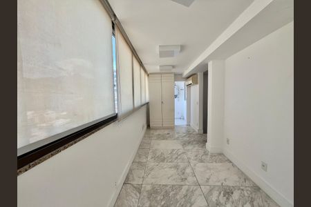 Apartamento à venda com 170m², 2 quartos e 2 vagasCobertura