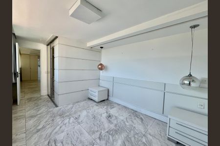 Apartamento à venda com 170m², 2 quartos e 2 vagasSuíte 2