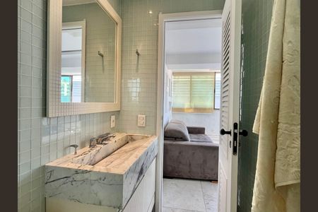 Apartamento à venda com 170m², 2 quartos e 2 vagasBanheiro social 2