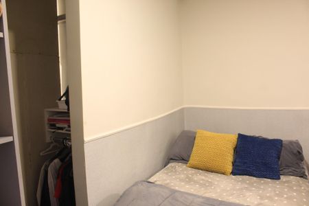 Quarto 1 de casa para alugar com 2 quartos, 80m² em Jardim Santa Paula, Cotia