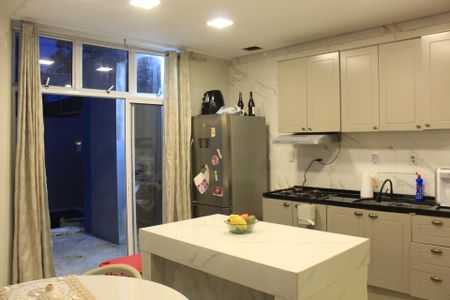 Casa para alugar com 80m², 2 quartos e 2 vagasCozinha