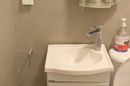 Casa para alugar com 80m², 2 quartos e 2 vagasBanheiro