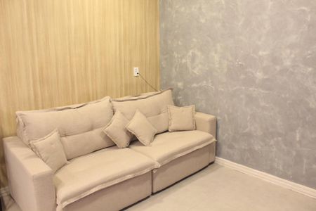 Sala de casa para alugar com 2 quartos, 80m² em Jardim Santa Paula, Cotia