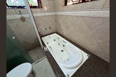 Casa para alugar com 207m², 3 quartos e 4 vagas Casa para alugar com 207m², 3 quartos e 4 vagasBanheiro da Suíte 2