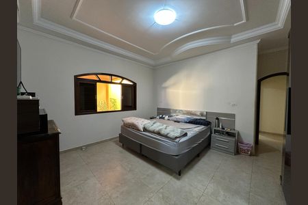 Casa para alugar com 207m², 3 quartos e 4 vagas Casa para alugar com 207m², 3 quartos e 4 vagasSuite 2