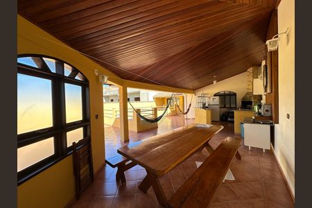 Casa para alugar com 207m², 3 quartos e 4 vagas Casa para alugar com 207m², 3 quartos e 4 vagasÁrea externa