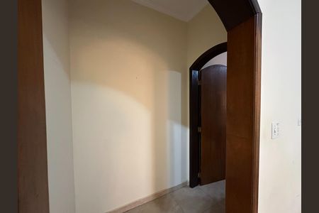 Casa para alugar com 207m², 3 quartos e 4 vagas Casa para alugar com 207m², 3 quartos e 4 vagasCorredor