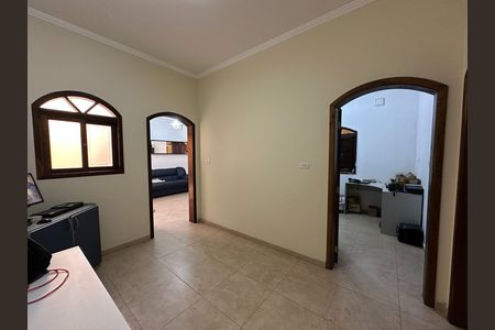 Casa para alugar com 207m², 3 quartos e 4 vagas Casa para alugar com 207m², 3 quartos e 4 vagasCorredor