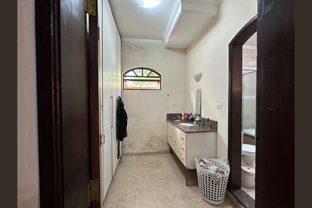 Casa para alugar com 207m², 3 quartos e 4 vagas Casa para alugar com 207m², 3 quartos e 4 vagasBanheiro da Suíte 2