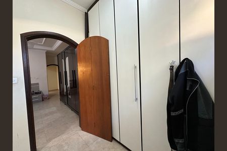 Casa para alugar com 207m², 3 quartos e 4 vagas Casa para alugar com 207m², 3 quartos e 4 vagasBanheiro da Suíte 2