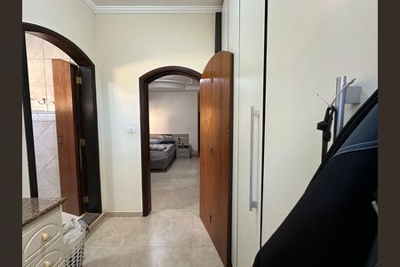 Casa para alugar com 207m², 3 quartos e 4 vagas Casa para alugar com 207m², 3 quartos e 4 vagasBanheiro da Suíte 2