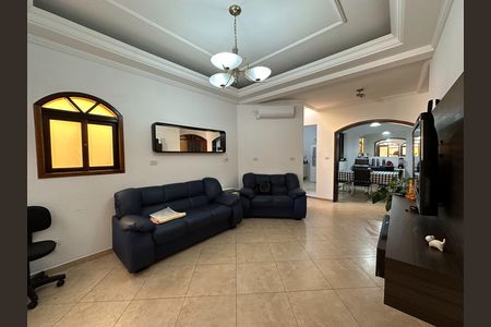 Casa para alugar com 207m², 3 quartos e 4 vagas Casa para alugar com 207m², 3 quartos e 4 vagasSala