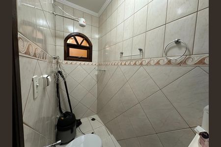 Casa para alugar com 207m², 3 quartos e 4 vagas Casa para alugar com 207m², 3 quartos e 4 vagasBanheiro da Suíte 1
