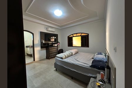 Casa para alugar com 207m², 3 quartos e 4 vagas Casa para alugar com 207m², 3 quartos e 4 vagasSuíte 2