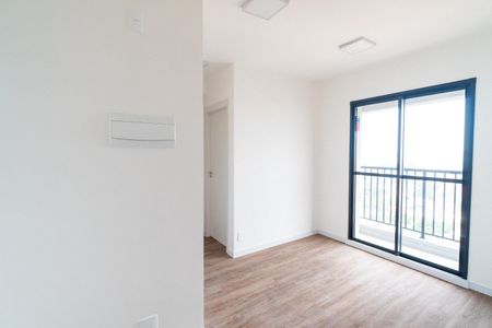 Apartamento para alugar com 38m², 2 quartos e sem vaga Apartamento para alugar com 38m², 2 quartos e sem vagaSala