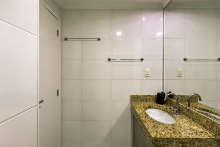 Apartamento para alugar com 84m², 2 quartos e 1 vaga Apartamento para alugar com 84m², 2 quartos e 1 vagaBanheiro da Suíte