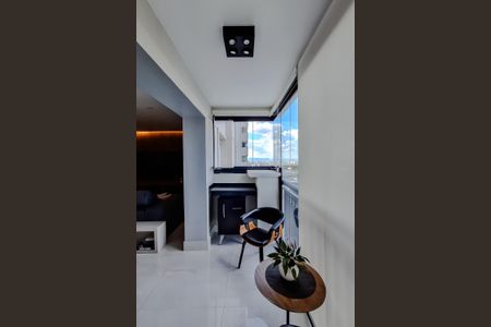 Apartamento à venda com 102m², 2 quartos e 2 vagas Apartamento à venda com 102m², 2 quartos e 2 vagasVaranda da Sala