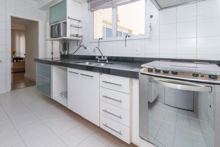 Apartamento para alugar com 130m², 2 quartos e 2 vagasCozinha