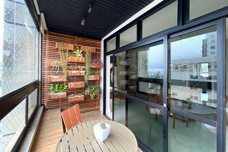 Varanda da Sala de apartamento à venda com 4 quartos, 200m² em Santo Antônio, Belo Horizonte