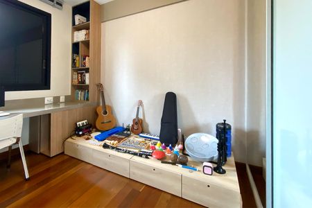 Apartamento à venda com 200m², 4 quartos e 3 vagasQuarto 4