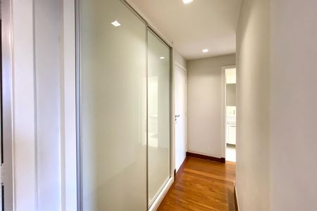Apartamento à venda com 200m², 4 quartos e 3 vagasBanheiro