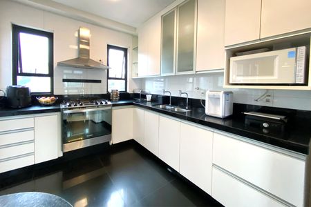 Apartamento à venda com 200m², 4 quartos e 3 vagasCozinha