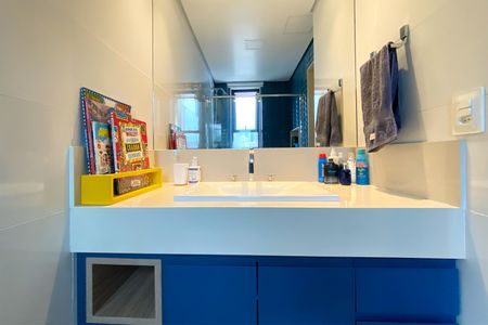 Apartamento à venda com 200m², 4 quartos e 3 vagasBanheiro da Suíte 2