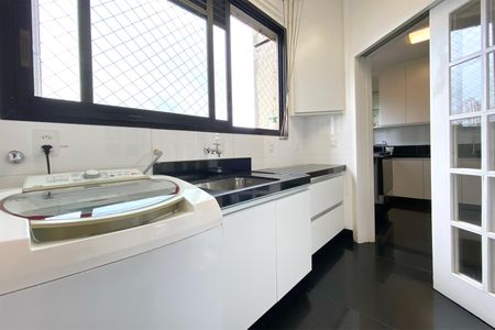 Apartamento à venda com 200m², 4 quartos e 3 vagasÁrea de Serviço