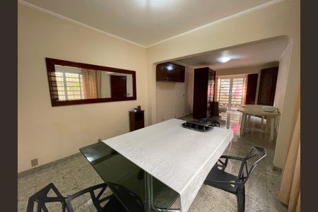 Sala de casa à venda com 3 quartos, 135m² em Vila Albano, São Paulo