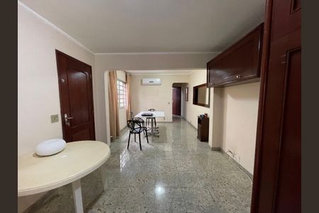 Sala de casa à venda com 3 quartos, 135m² em Vila Albano, São Paulo